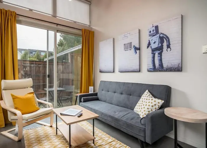 #Stayinmydistrict Buckman Bright Spacious Townhome