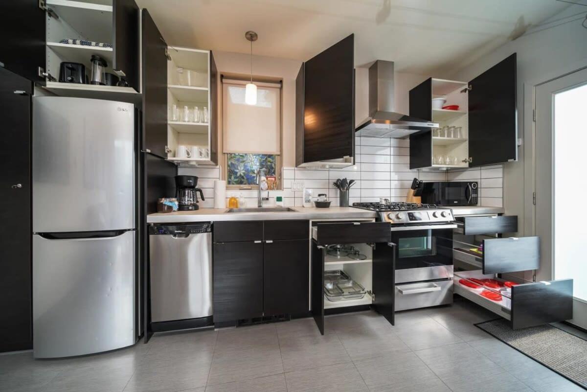 #stayinmydistrict Buckman Bright Spacious Townhome *