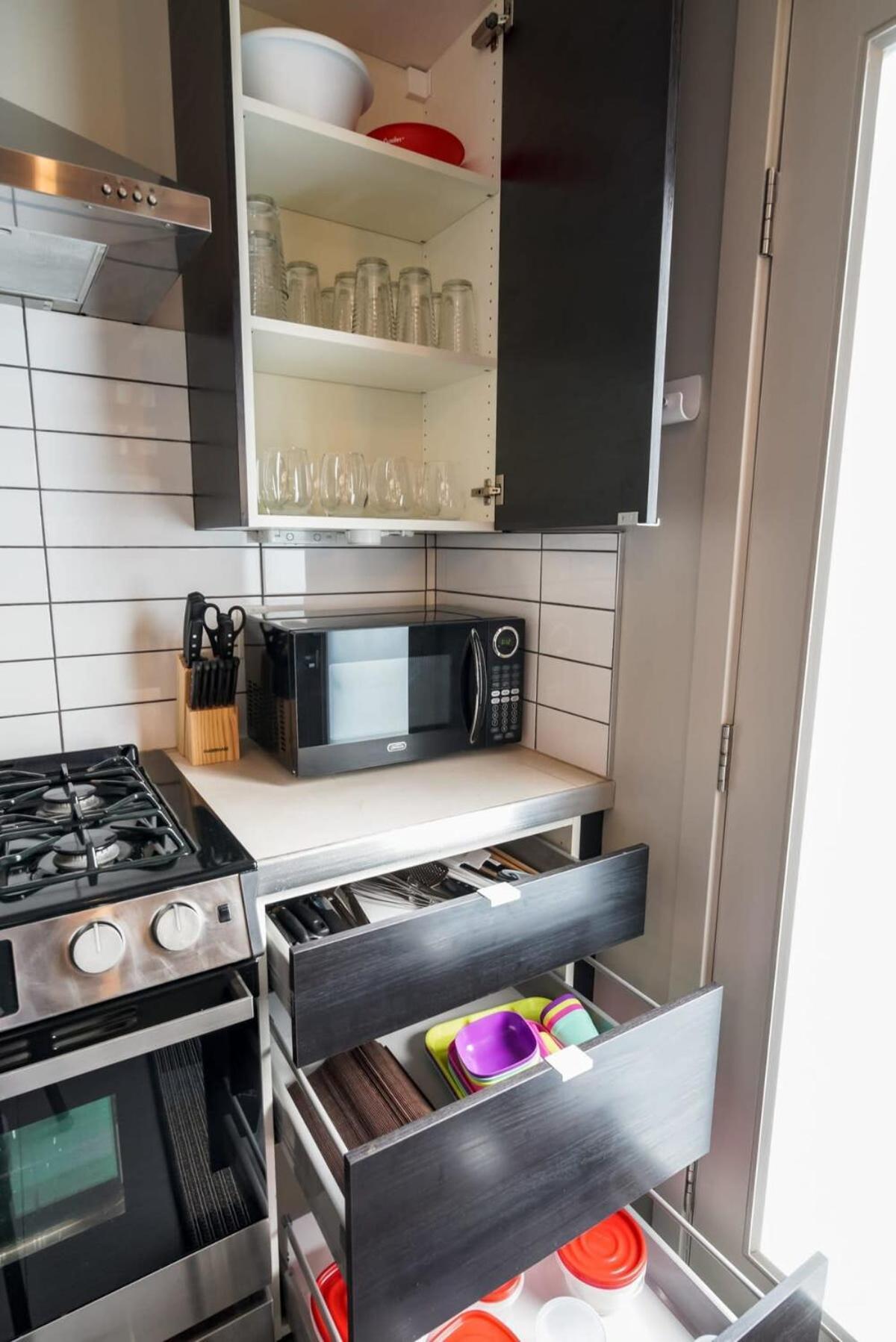 #stayinmydistrict Buckman Bright Spacious Townhome Holiday home